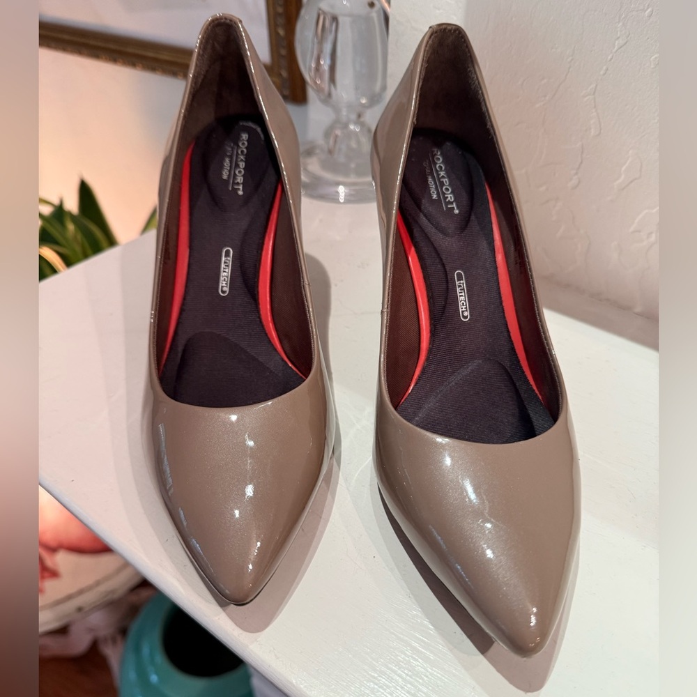 Taupe Patent Leather Rockport Pumps